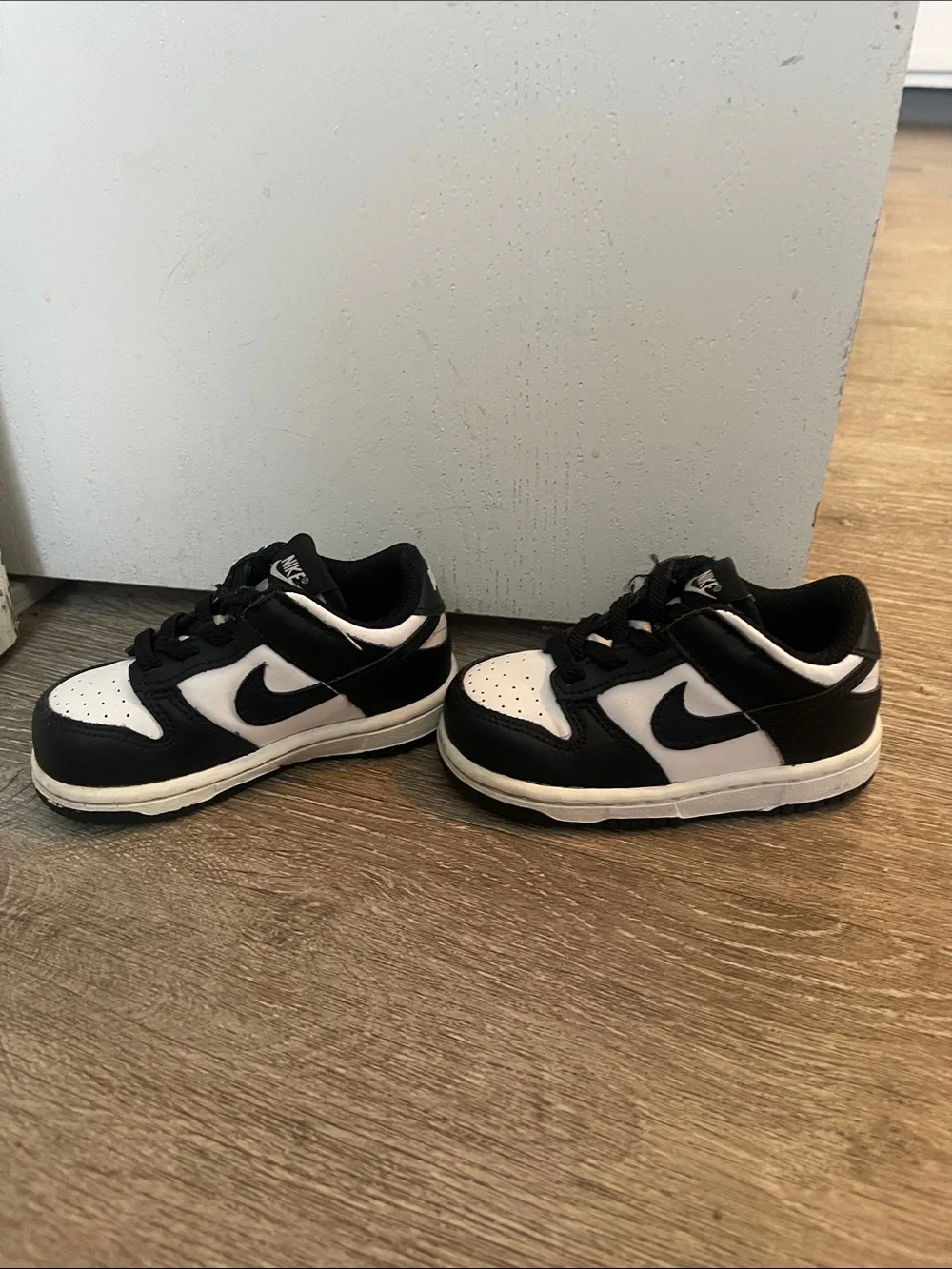 Nike Kids Black and White Low-Top Sneakers panda dunks size 6c